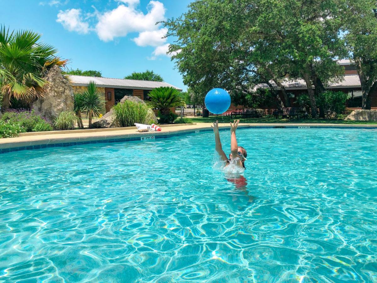 Sun Outdoors Lake Travis Hudson Bend Exterior photo